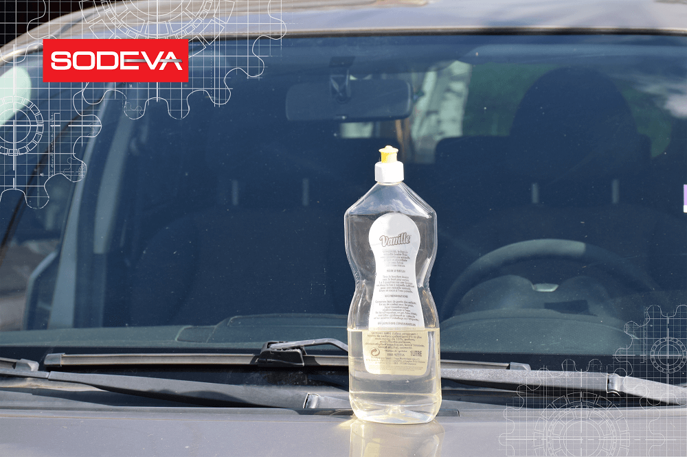 Liquide vaisselle pour nettoyer l'extérieur de votre voiture 